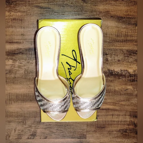 Thalia Sodi Rose Gold Slip-On Wedge Sandal, Sz. 9. I do accept reasonable offers - Picture 2 of 5